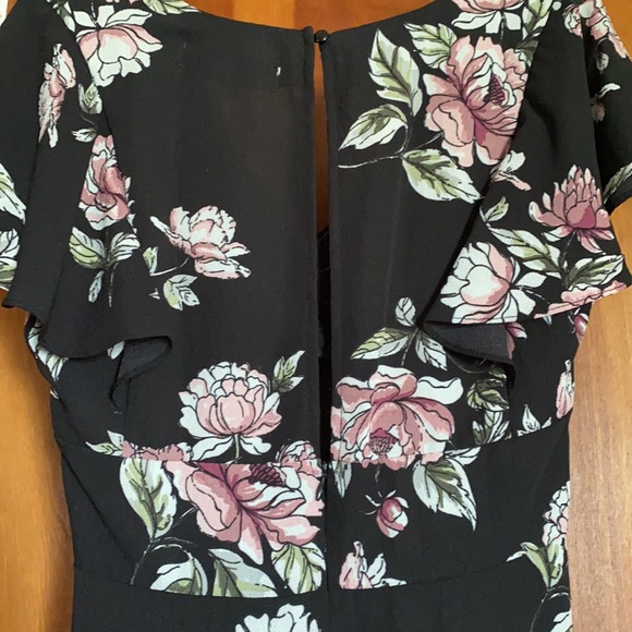 Beautiful floral black dress - Picture 5 of 6